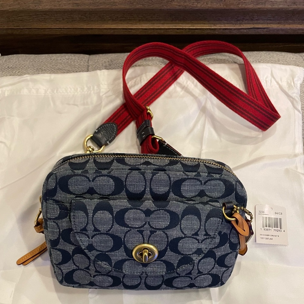 Coach cargo belt bag in signature chambray